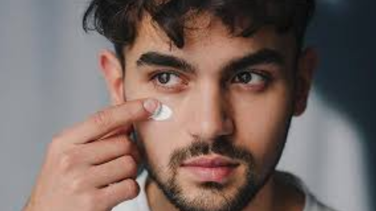 Dry Skin Solutions For Men: Hydration Tips That Actually Work